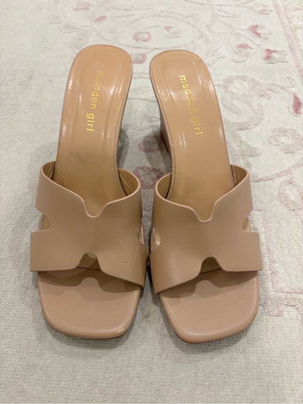 Madden Girl Nude Beige Size 7.5 Wedge Sandals Heel Shoe EUC